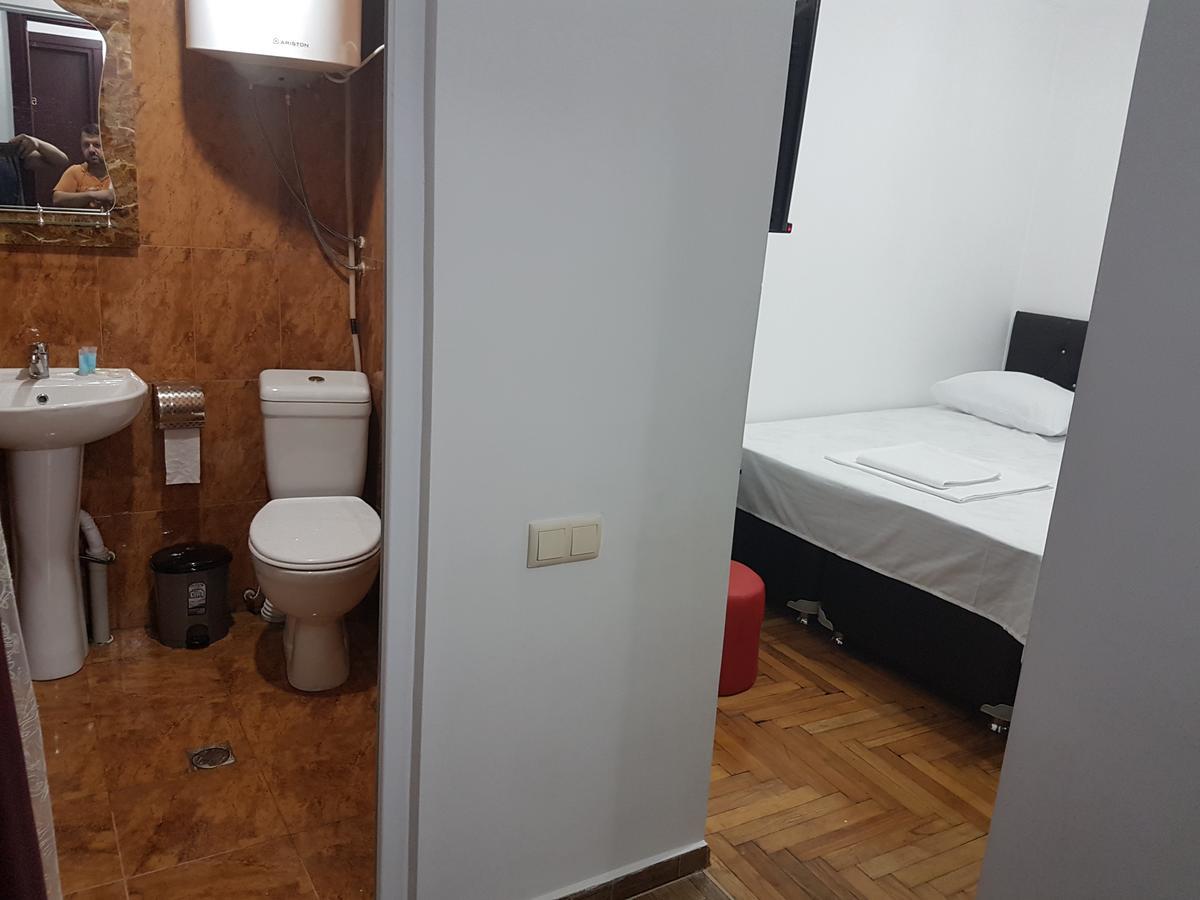 Pheria 巴统 外观 照片